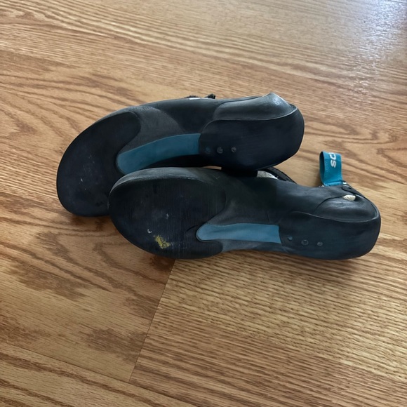 Scarpa Drago LV climbing shoes size EU 39/US 7.5
Women’s - Picture 3 of 10